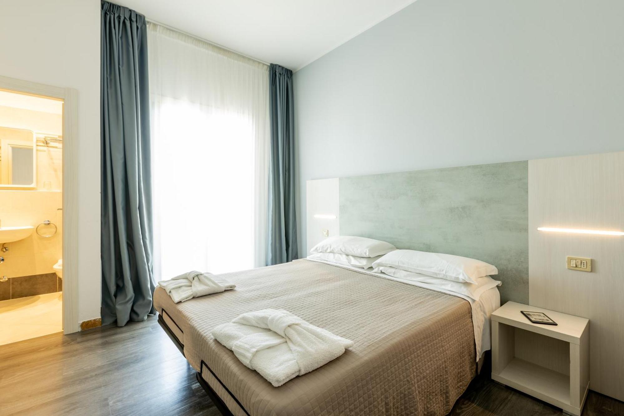 Hotel Kim Rimini Esterno foto
