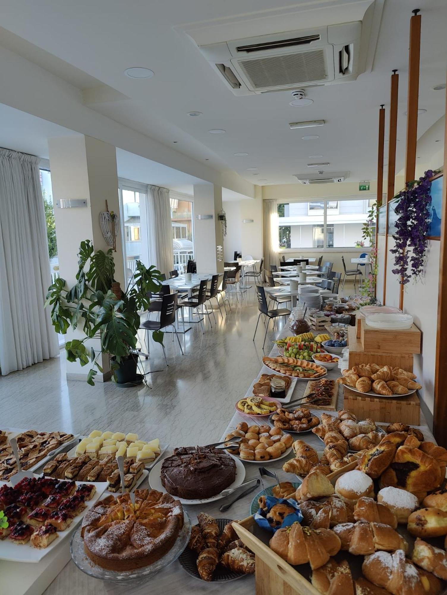 Hotel Kim Rimini Esterno foto