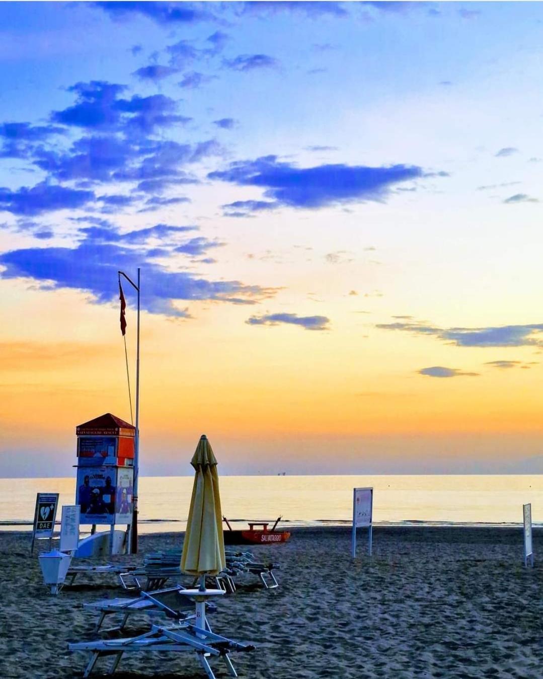 Hotel Kim Rimini Esterno foto