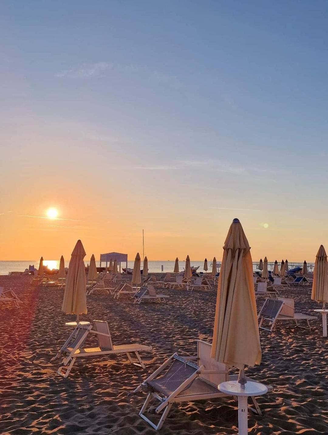 Hotel Kim Rimini Esterno foto