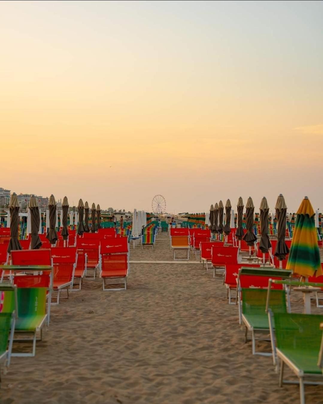 Hotel Kim Rimini Esterno foto